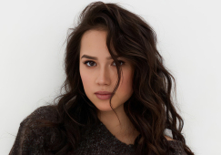 «Имя, сестра»: Загитову засыпал цветами тайный поклонник