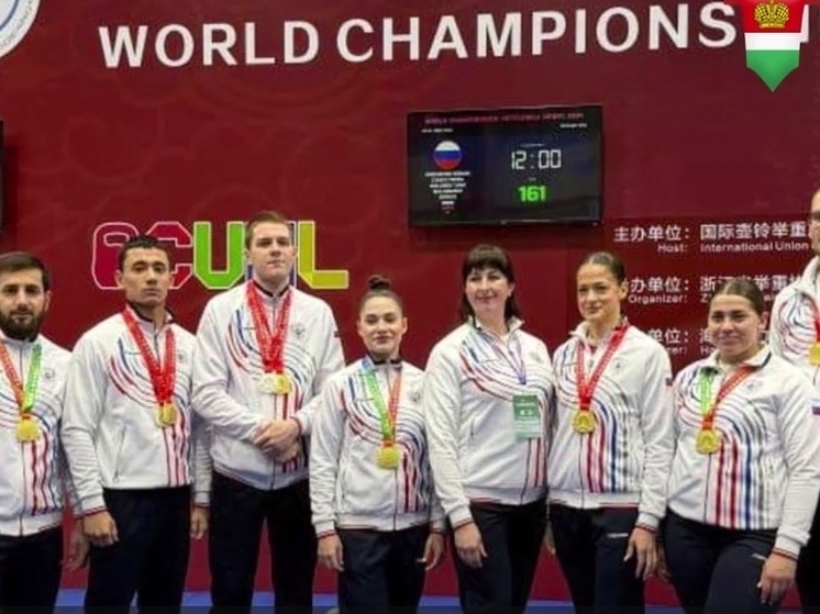 Жуковские гиревики-юниоры из Китая привезли домой 14 медалей