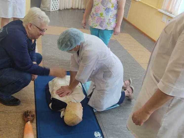 Сотрудники пензенского роддома отработали навыки оказания первой помощи