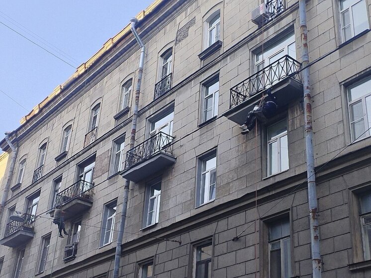 Петербуржцы задолжали почти 6 миллиардов рублей за капремонт