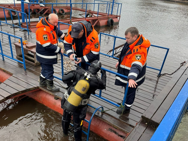 Водолазы провели тренировки в Великом Новгороде, Старой Руссе и Боровичах