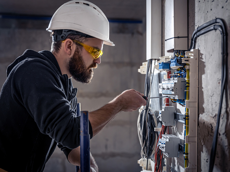 О том, чтобы упростить алгоритм сдачи экзаменов после 9-го класса (ОГЭ), в Государственной думе РФ заговорили еще прошлой весной