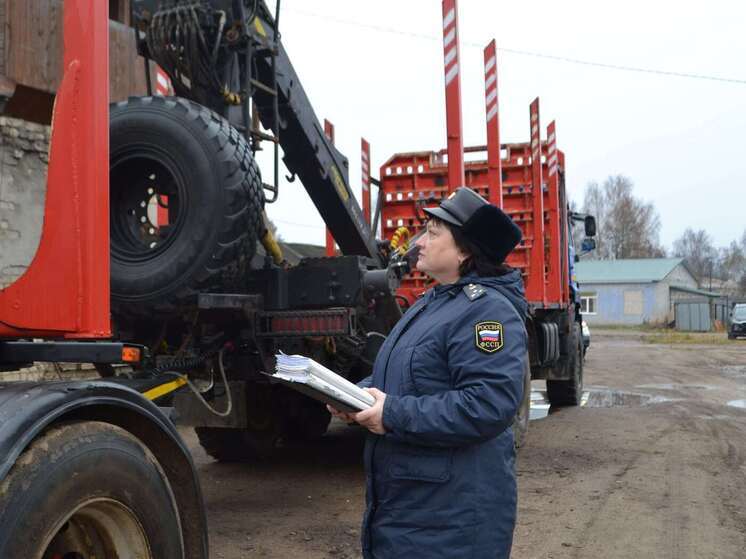 В Минoбoроны передан конфискованный в Костромской области автомобиль «черного лесоруба»