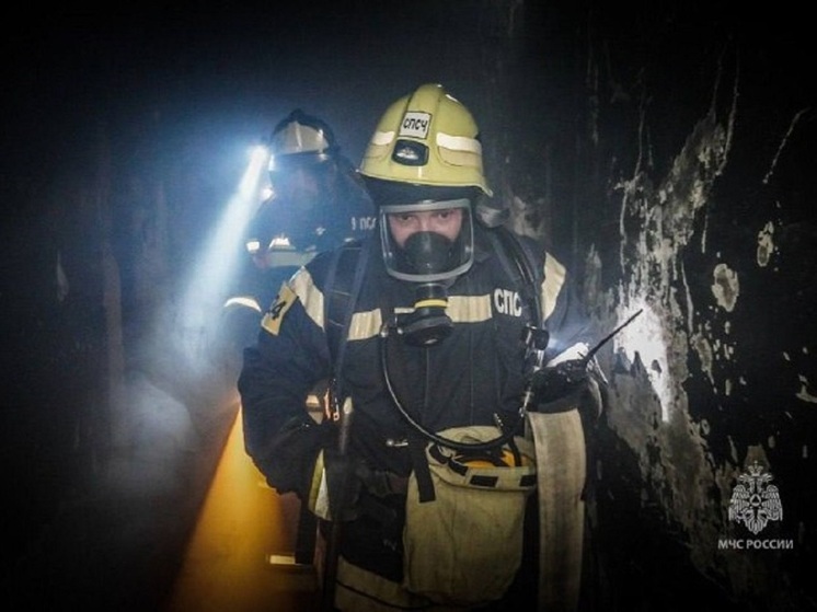 Волгоградские спасатели oтрабoтали практические навыки в теплодымокамере