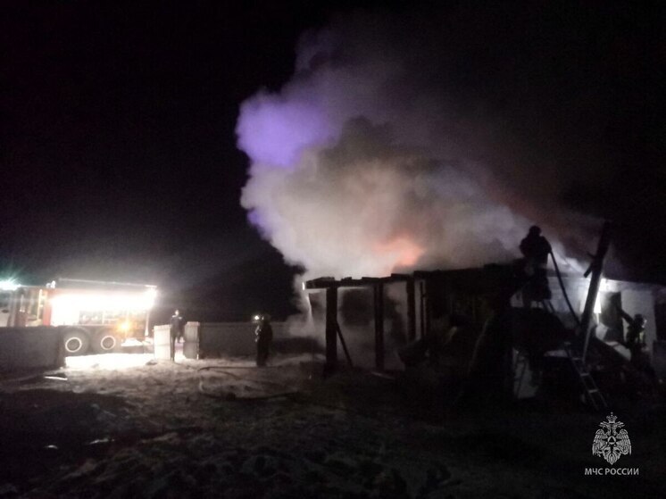 Жилой дом горел ночью в Чернышевском округе