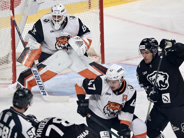 Тренер «Амура» заявил, что действия «Трактора» заставили героически ловить шайбу