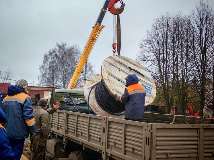 Орловские энергетики передали груз бойцам СВО