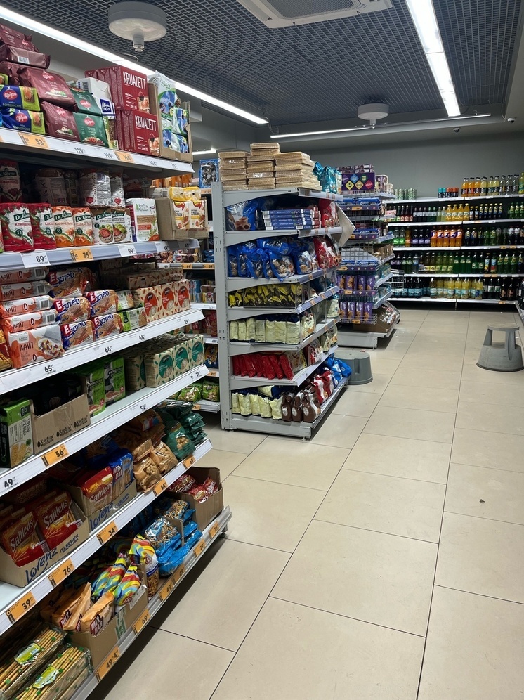 В Кромах на рынке продавали продукты неизвестного происхождения