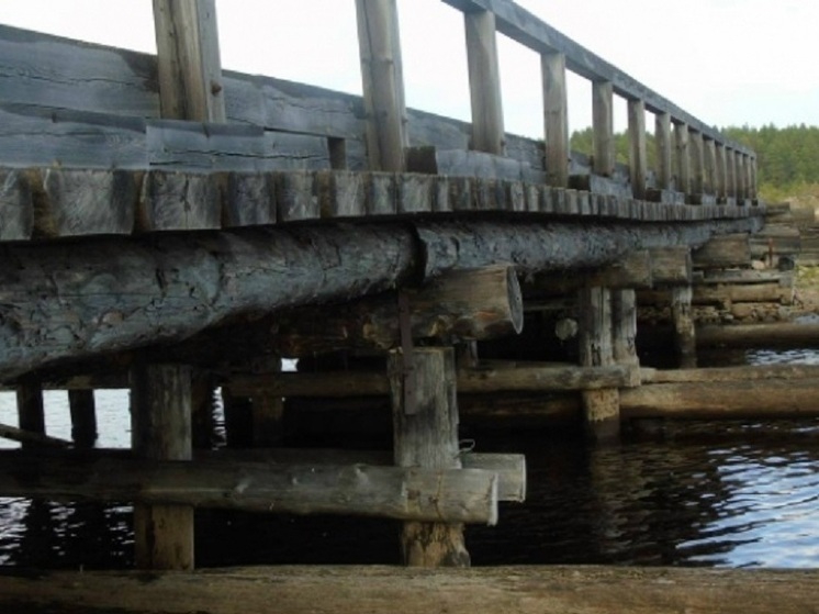 Власти Карелии нашли средства на ремонт моста в Муезерском районе