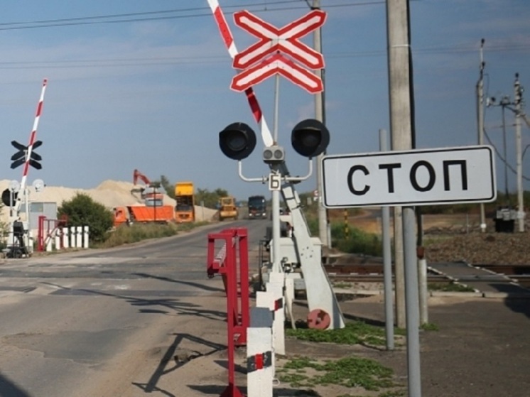 В Дзержинском районе Волгограда на 6 часов закроют железнодорожный переезд