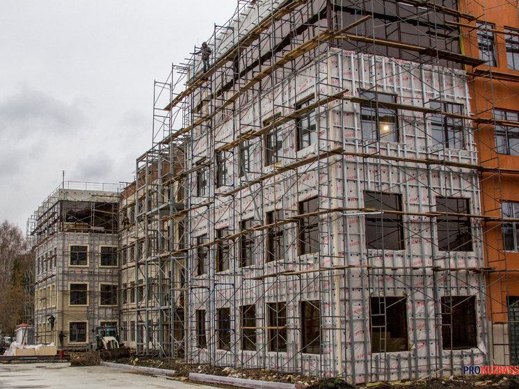 В Кемерове подрядчик устранил недоделки в ремонте фасада