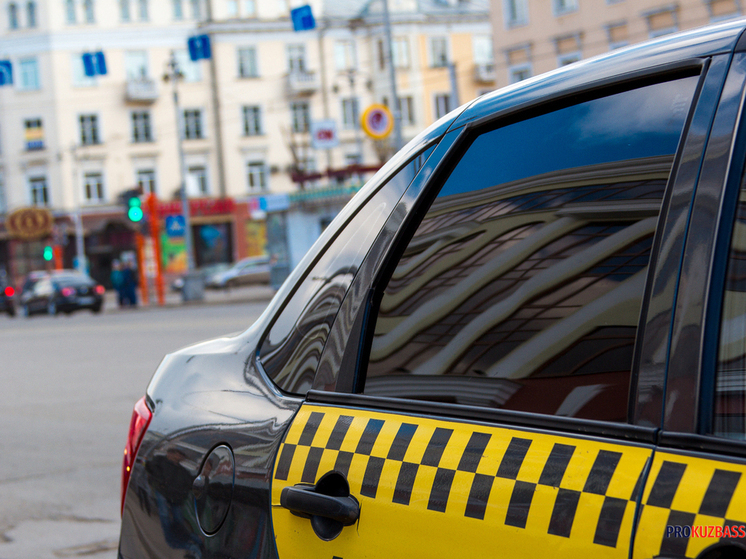  В Кузбассе таксист присвоил 500 тысяч рублей от пенсионерки