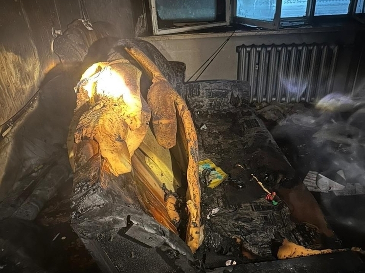 В Оленегорске спасли человека из пожара в квартире