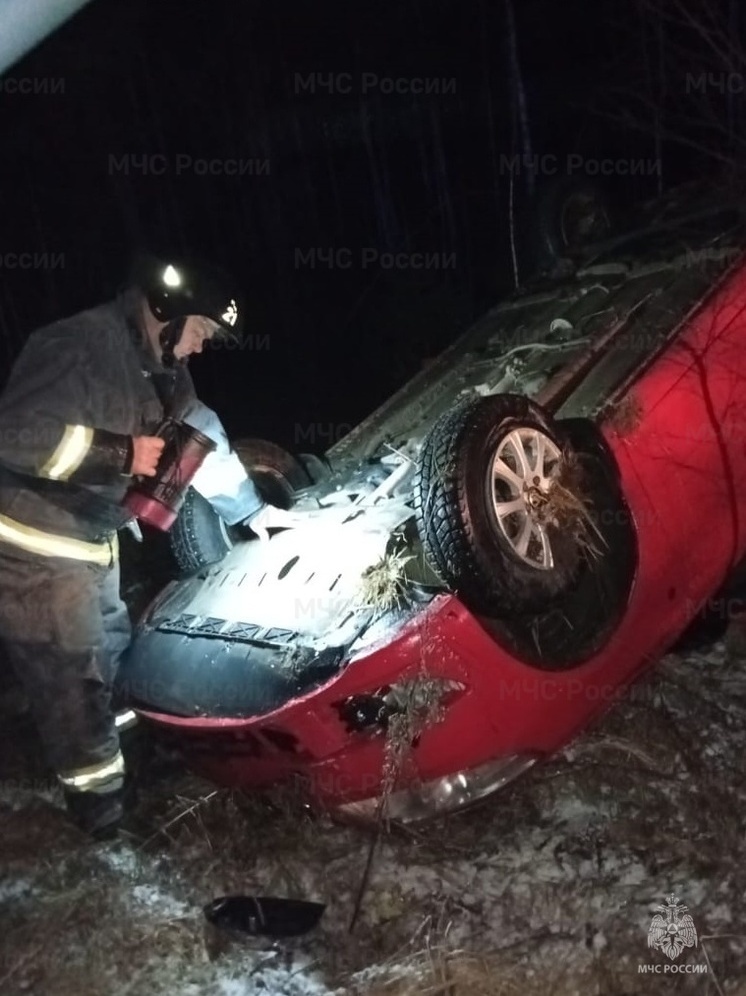 Под Юхновом опрокинулась Skoda: есть пострадавший