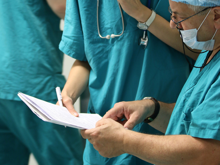 Девушку пришлось спасать от гнойного воспаления после удаления зубов мудрости