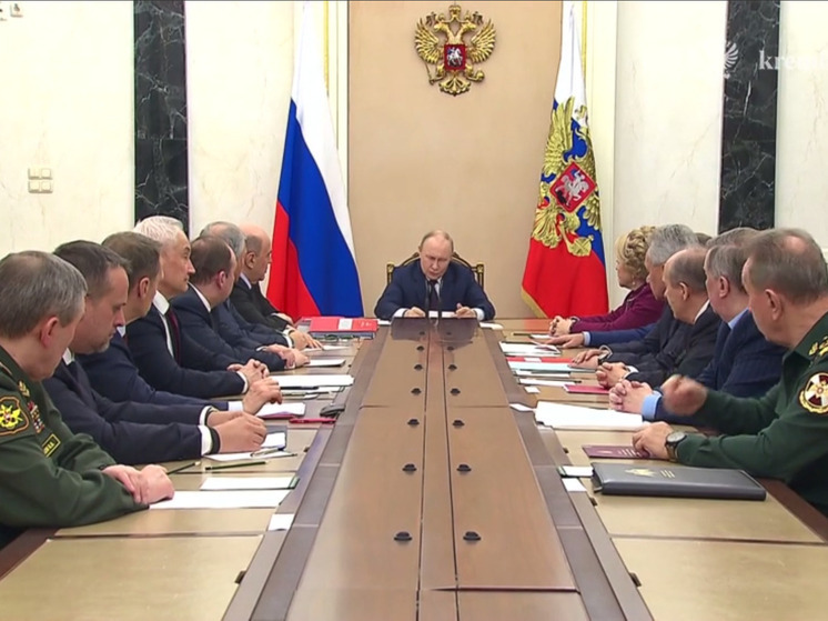 Герасимов: ВС РФ освобождают территории Донбасса и Новороссии согласно плану