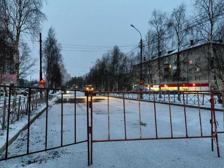В Архангельске снова продлили перекрытие Обводного канала