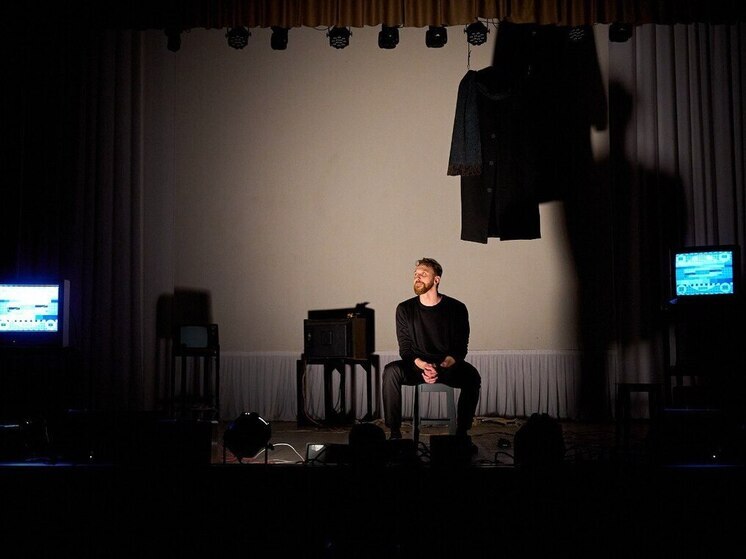 Моноспектакль Юрия Землянского прошел с аншлагом в Шемышейке