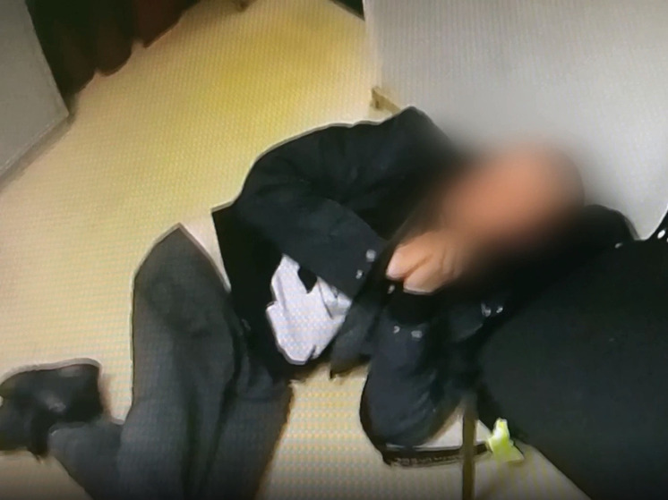 В Горно-Алтайске буйного пассажира высадили с авиарейса в Москву