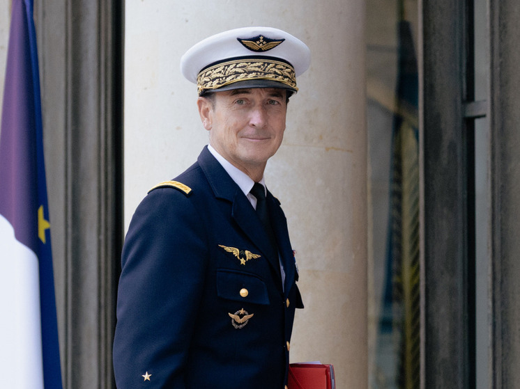 Малинен назвал французского генерала Мандона ненормальным после заявления о РФ