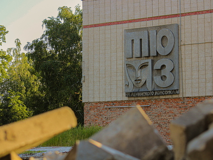 В Омске ищут нового подрядчика для завершения ремонта ТЮЗа