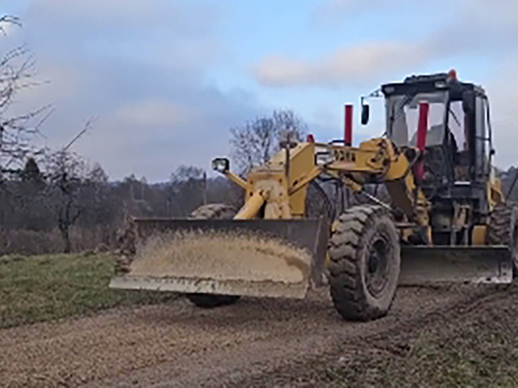 В Ульянове укрепили грунтовую дорогу перед зимой