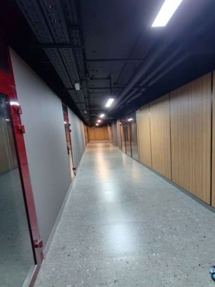 Хинштейн объявил о продаже украденного у региона имущества в бизнес-центре Москвы