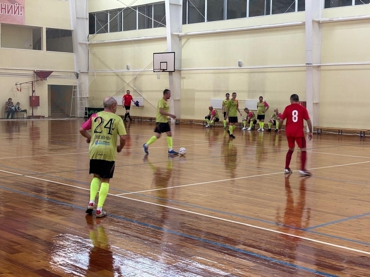 В Серпухове продолжается Кубок по футзалу