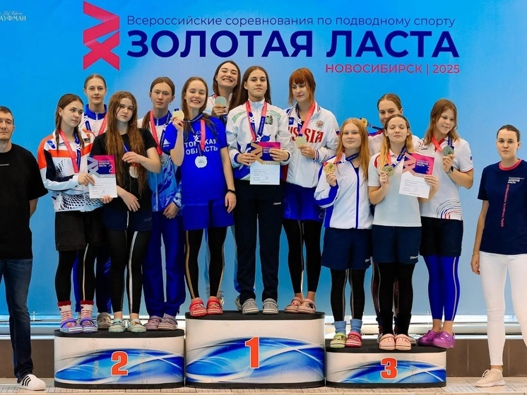 15 золотых медалей завоевали томские пловцы на соревнованиях в Новосибирске