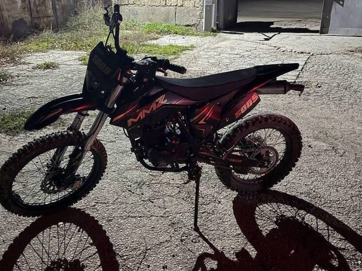 Подросток попал в больницу после падения с мотоцикла в Судаке