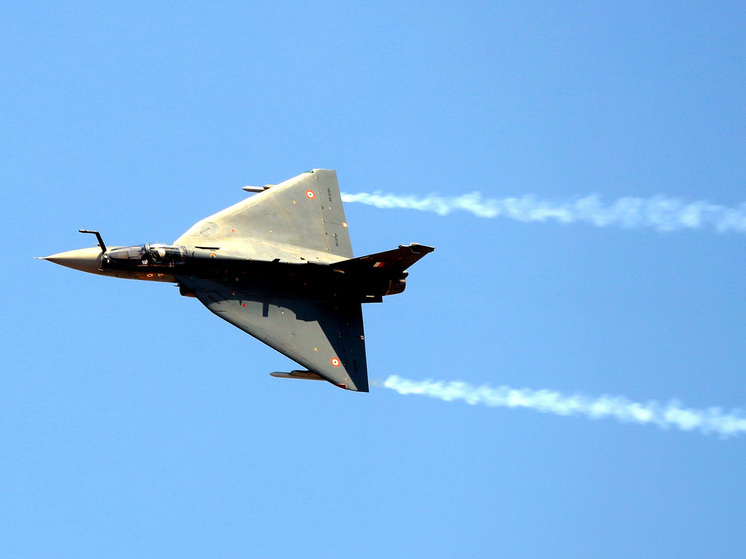 При крушении индийского истребителя в Дубае погиб пилот