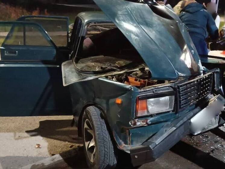 В Белогорском районе спасли врезавшегося в столб водителя легковушки