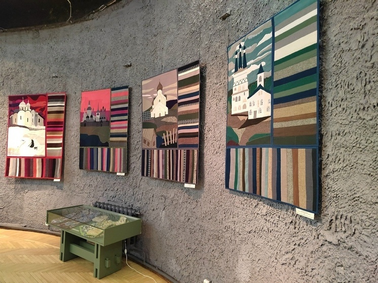 Картины гатчинских мастериц лоскутного творчества выставили в музее