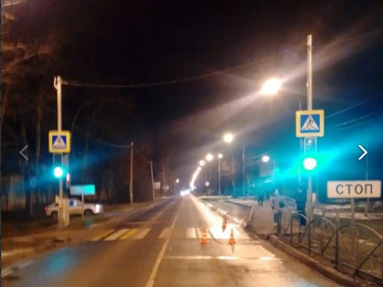 В Сольцах ищут водителя, который сбил подростка на зебре