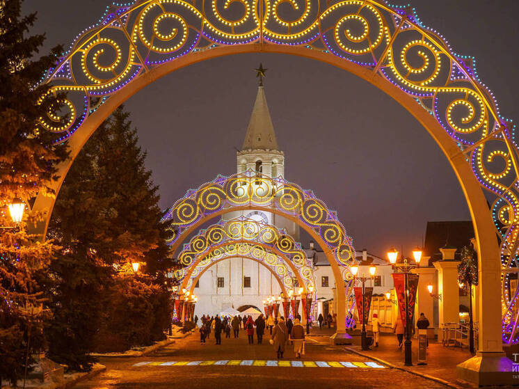 Казань начали украшать к Новому году