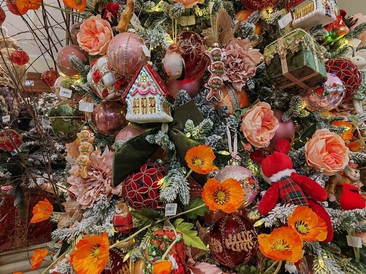 Эконом-класс для Деда Мороза: большинство россиян заложили на подарки до 15 тыс рублей