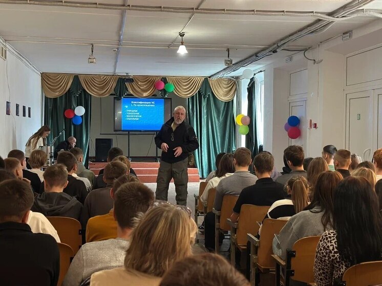 Запорожские школьники Черниговской школы №1 освоили азы гуманитарной помощи на интерактивном интенсиве