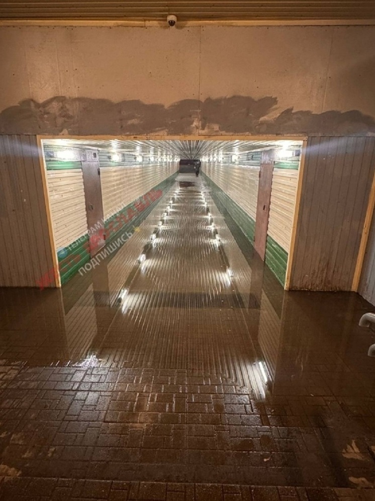 В Ярославле затопило переход на площади Юности