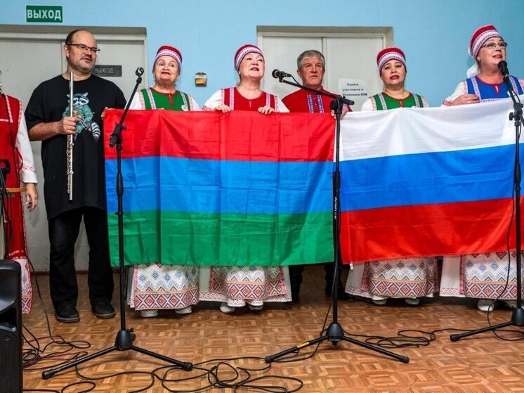 Музыкант из Карелии привез «мирное небо» в дома культуры Васильевского округа