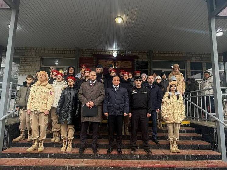 В школе Брянска открыли мемориальную доску в память о Сергее Ципаре