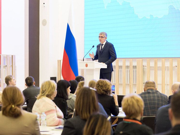 Дмитрий Миляев - сотрудникам социальных служб: «Поддержка участников специальной военной операции и их семей - наша приоритетная задача»