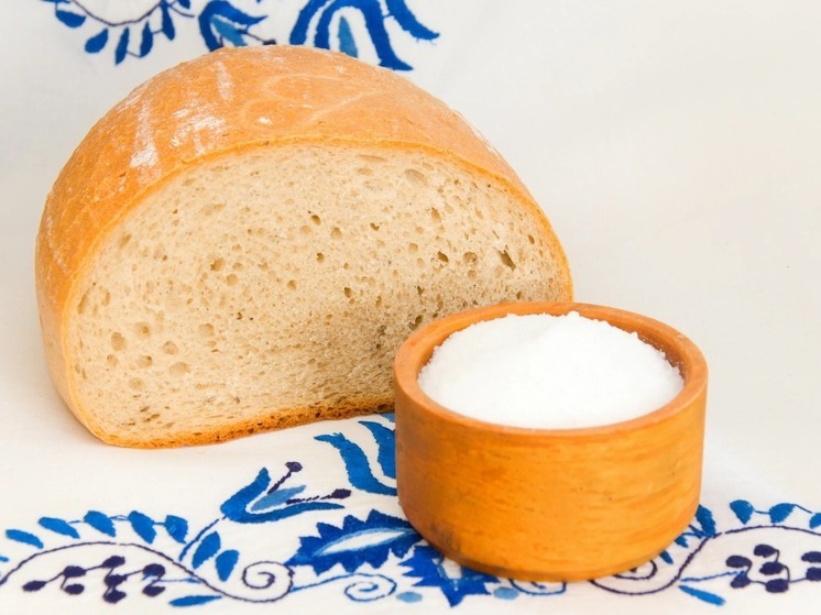 Завтра жителям Калмыкии нужно угостить врагов хлебом и солью