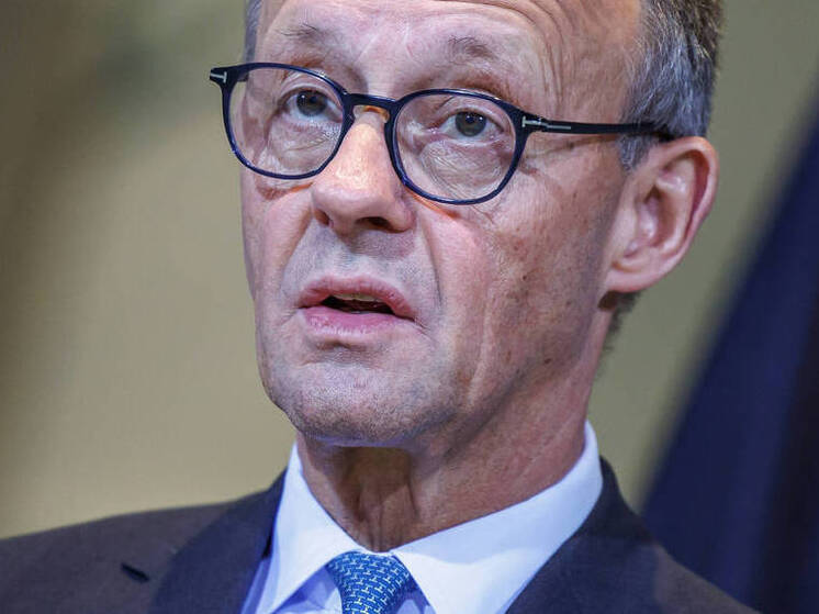 На фоне стремительной глобальной трансформации автомобильной промышленности немецкий автопром, эталон качества и инженерной мысли на протяжении десятилетий, столкнулся с экзистенциальной угрозой. Об этом пишет Der Spiegel (статью перевели ИноСМИ). 