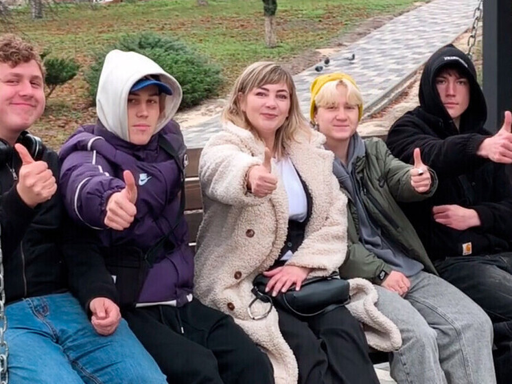 В Брянке после реконструкции открыли общественную территорию у военного мемориала