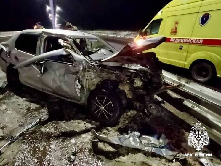 Фура и легковушка столкнулись на М-11 в Тверской области