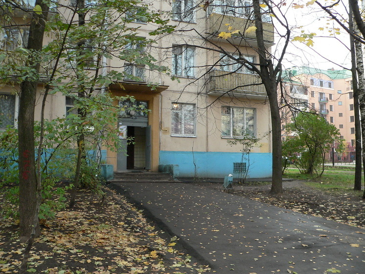 Мужчина сгорел заживо в подъезде дома на юге Москвы