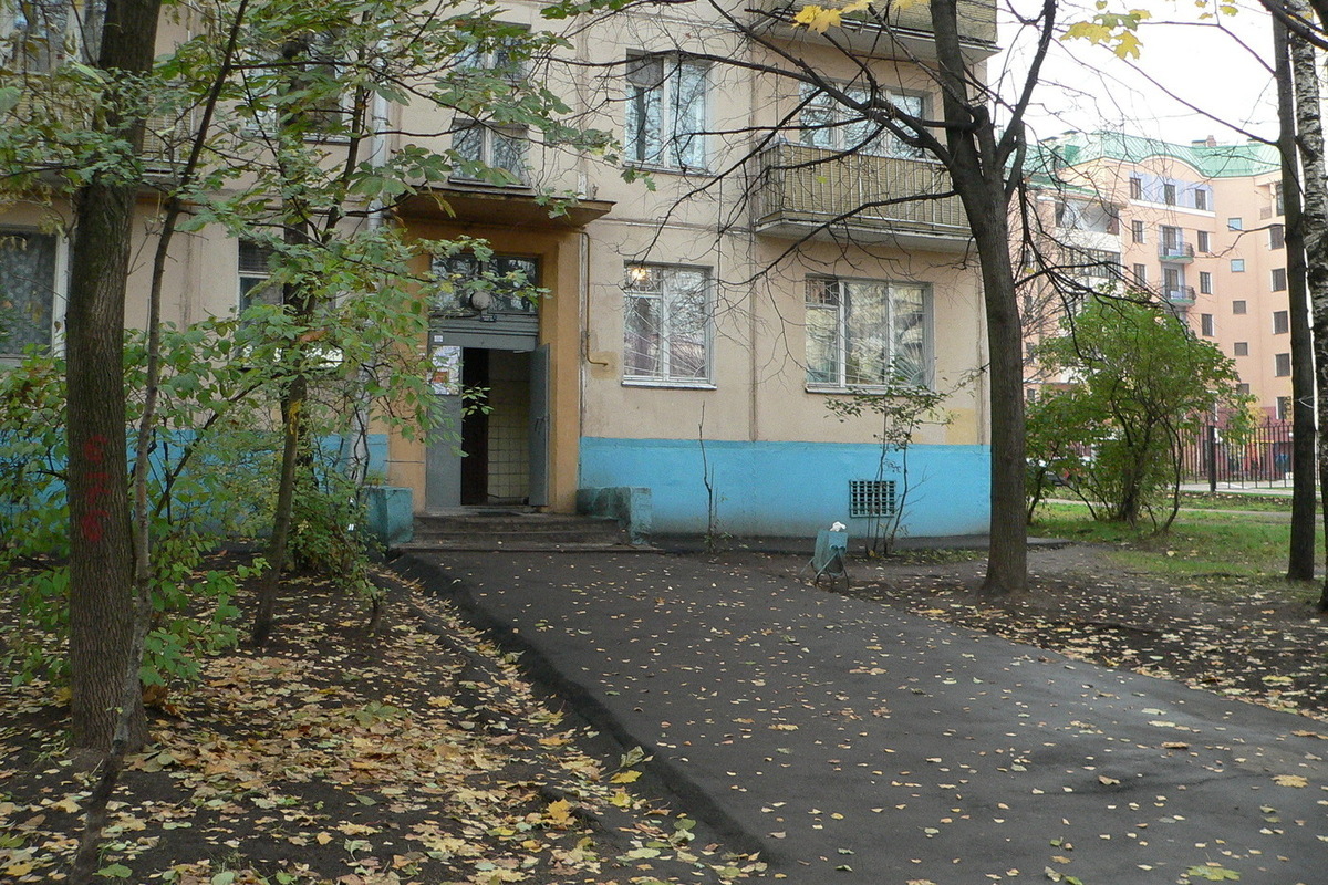 Мужчина сгорел заживо в подъезде дома на юге Москвы