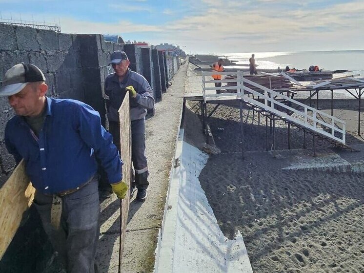 В Адлерском районе Сочи продолжается борьба с самовольно возведёнными объектами