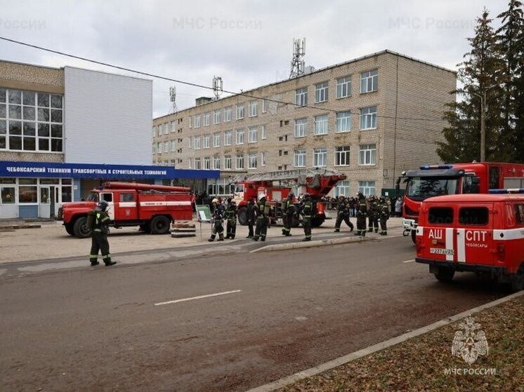 Пожарно-тактические учения МЧС прошли в столичном техникуме