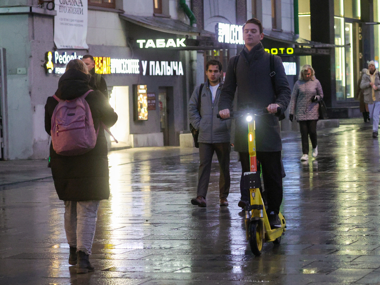 В Минтранс РФ пока не планируют введение обязательных водительских прав для водителей СИМ